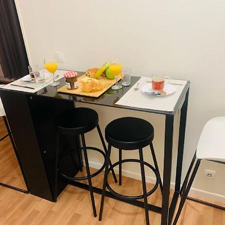 Appartement Calme Et Chaleureux Proche De Paris Courbevoie Bagian luar foto