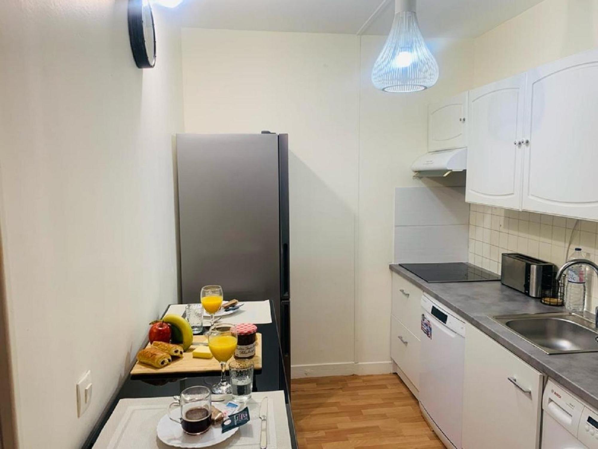 Appartement Calme Et Chaleureux Proche De Paris Courbevoie Bagian luar foto