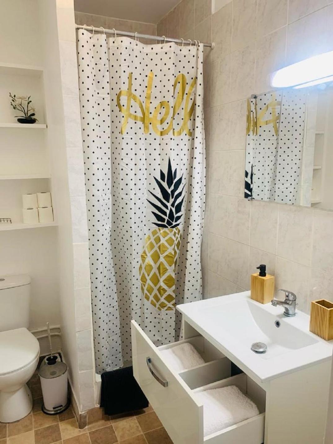 Appartement Calme Et Chaleureux Proche De Paris Courbevoie Bagian luar foto