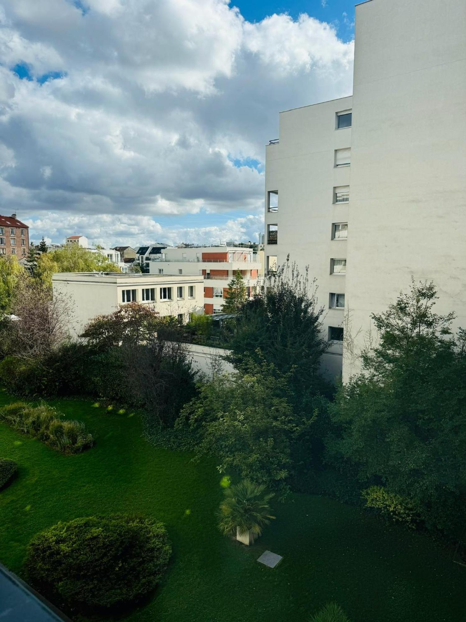Appartement Calme Et Chaleureux Proche De Paris Courbevoie Bagian luar foto